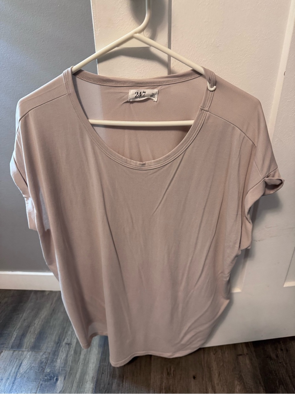 47 Women's Scoop Neck Tee in Light Taupe